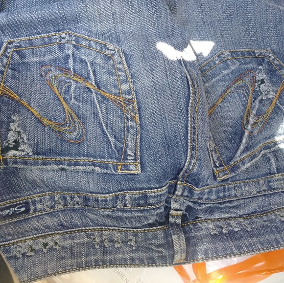 Silver Jeans - Picture 4 of 4